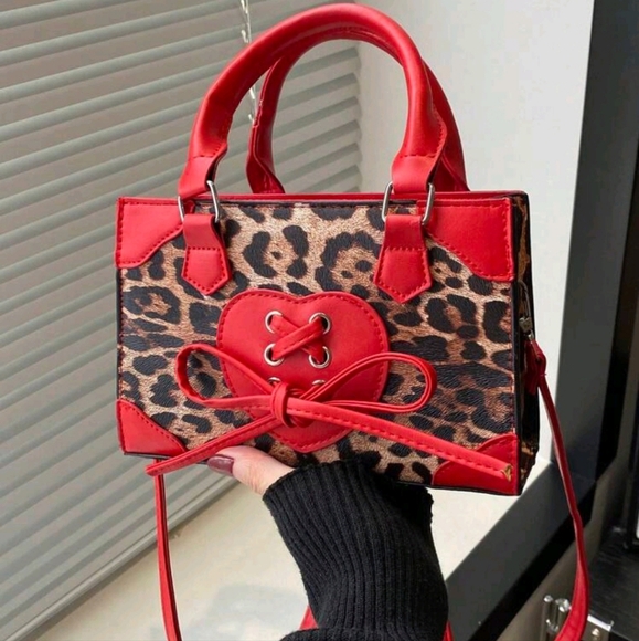 A New Fall And Winter Season Retro Fashion Leopard Print Mini Handbag Square Bag